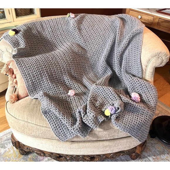 Handmade Crochet GRY Blanket Throw PNK BLU GRN Flowers Cozy Cottage Baby Granny - Picture 1 of 8